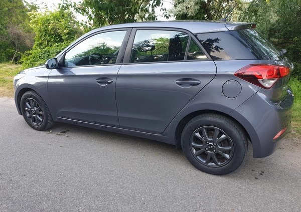 Hyundai i20 cena 34900 przebieg: 88000, rok produkcji 2017 z Szamotuły małe 667